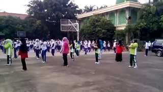 preview picture of video 'GOYANG DUMANG - SMPN 12 KOTA BEKASI'