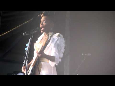 Noisettes 24 Hours Guilfest 2011 HD