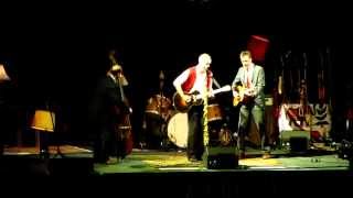 "Whinin' Boy Blues" - Hugh Laurie & The Copper Bottom Band (Live in Buenos Aires)