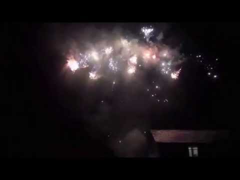 SCFS1208/100 - 100s 30mm White Strobe Mines to White Strobe & Blue Star Bouquets 'Z' shape