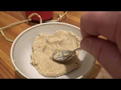 Kā putniem pagatavot tauku bumbu.