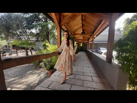 Vitrina e librit/ Historia e fotografisë shqiptare (1865 -2000)- Ermir Hoxha; 150 vite histori