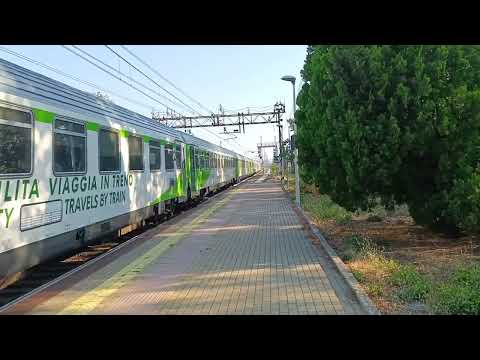 Intercity 674 Livorno Centrale Milano Centrale In livrea per l'ambiente / 9/08
