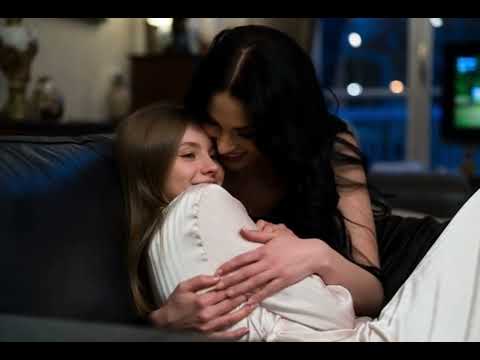 💋 Daughter's Best Friend Gets Seduced by Experienced Mature Woman • Lesbian AI Scene