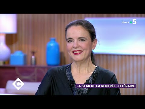 download lagu mp3 mp4 Amelie Nothomb, download lagu Amelie Nothomb gratis, unduh video klip Amelie Nothomb