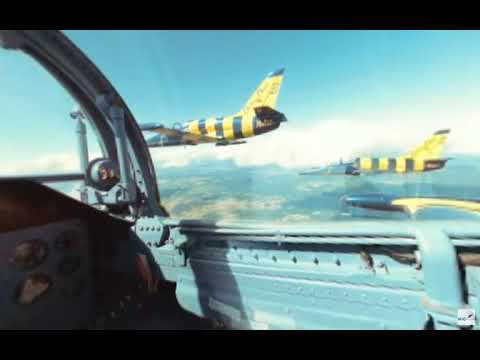 plane expet reacts to 360 video of formation flying
