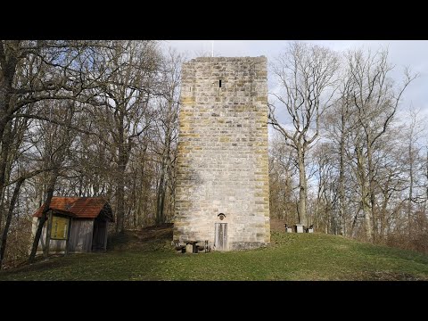 Burgruine Scharfeneck mit Aussichtsturm in Oberscheinfeld bei Neustadt an der Aisch-Bad Windsheim