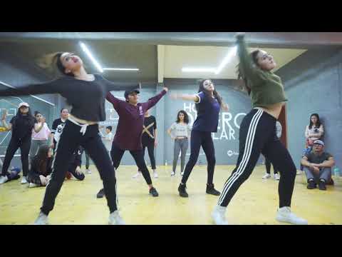 La mejor coreografía de reggaetón (Don chezina - marroneo
