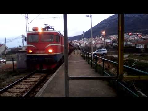 Željeznička stanica Šušanj. Teretni voz 461-037 Monte Cargo.