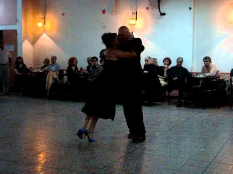  Néstor La Vítola  and  Veronica Olivera  are  dancing  to  "  Emancipacion  "  by  Osvaldo Pugliese