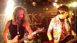 JETTBLACK - 2 Hot Girls