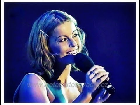 Iveta Bartošová - Rozvíjej se poupátko