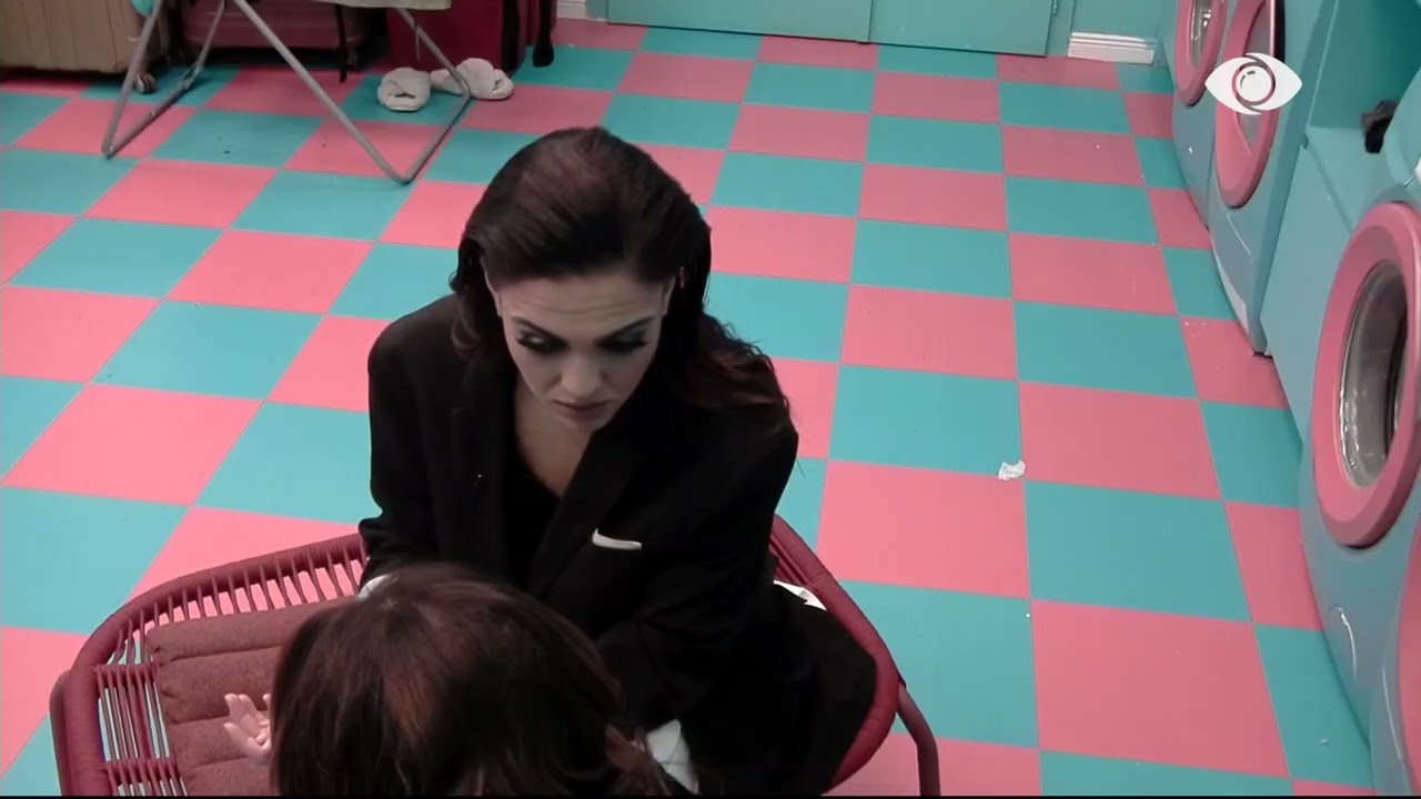 “Unë këtu në shtëpi…”/ Rozana diskuton me Livian për banorët: E di sa peshojnë konfliktet e tua…