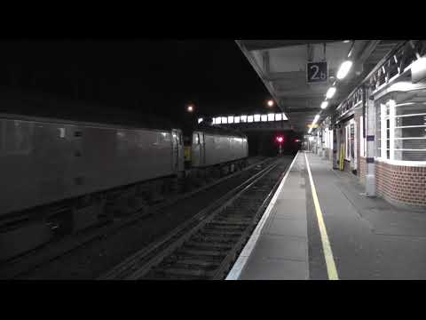 (HD) WCRC 47804 & 47786 arrive into Tonbridge - 14/1/13