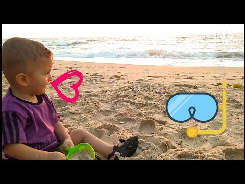 إياد يلعب على شاطئ البحر🏊🤽Iyad playing on the beach