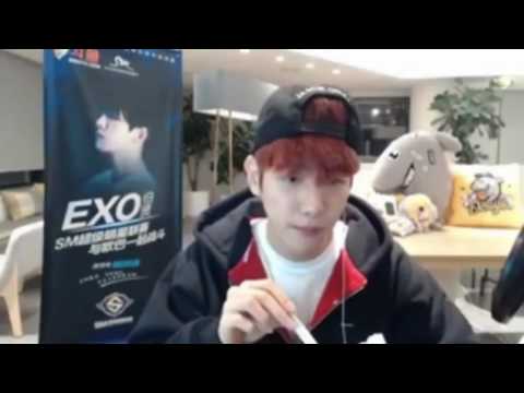 161122 EXO Baekhyun 백현 is eating @ 2016 SM Super Celeb League Tabitha RuMcDonald