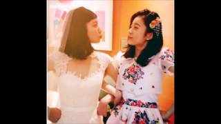 AKB島崎遥香＆吉岡里帆、“ゆとり”コンビが腕組み2ショット