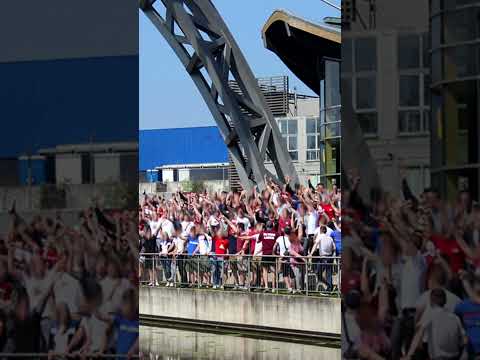 Als Bayern vor der Nordkurve von Schalke auftauchte  #ultras #bundesliga #bayern #fußball #s04