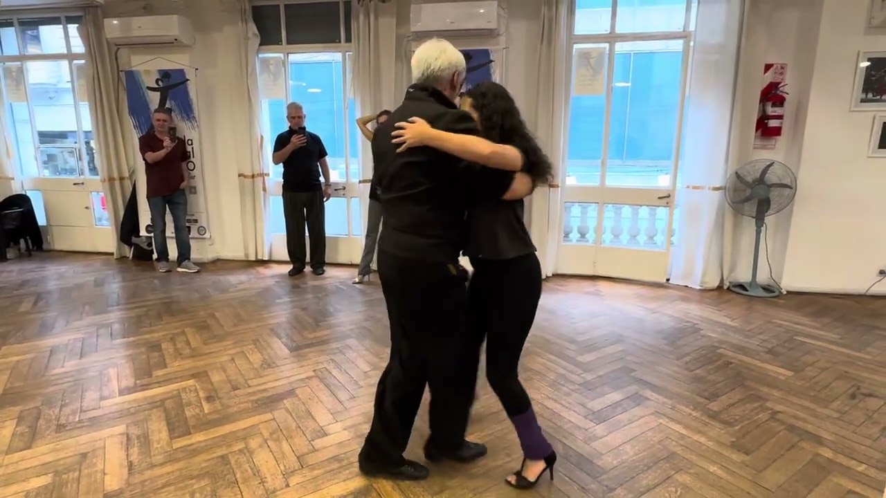 Video thumbnail for Tango Vals lesson: Orlando Scarpelli. EMTGE. Buenos Aires. May 2025