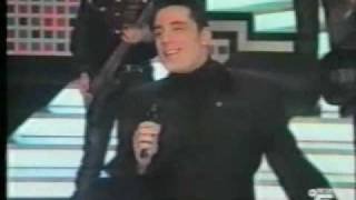 Un Hombre Puede Llorar - LOQUILLO Y TROGLODITAS