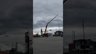 Mobile crane repositioning at Complexe Johnson St-Hyacinthe