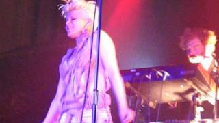 Robyn - The Girl And The Robot [Live at HEAVEN, London 19/6/10]