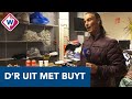Kerstpresentje voor Michel Adam: 'Flesje Vieux, lekker hoor'  | D'r Uit Met Buyt - OMROEP WEST SPORT