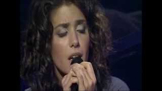 Katie Melua - I Think It&#39;s Going To Rain Today (live at AVO Session 2007)