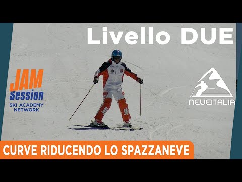 Curvare, riducendo lo spazzaneve - Livello 2 della Scuola Sci Italiana illustrato da Jam Session