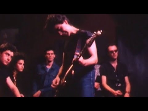 PISTONES • Las siete menos cuarto (Vídeo Oficial)