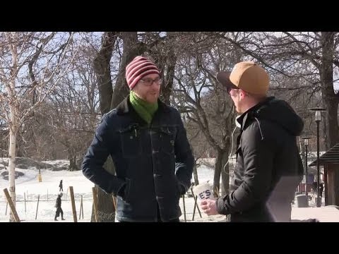 Erik går på blinddejt - Snurra flaskan (TV4 Play)