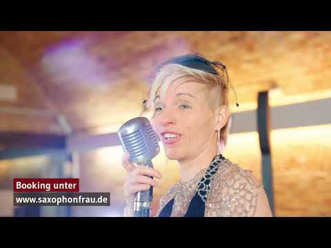 Das Liebeslied "la vie en rose" in der Interpretation von Helen Hofmann, alias "die Saxophonfrau".