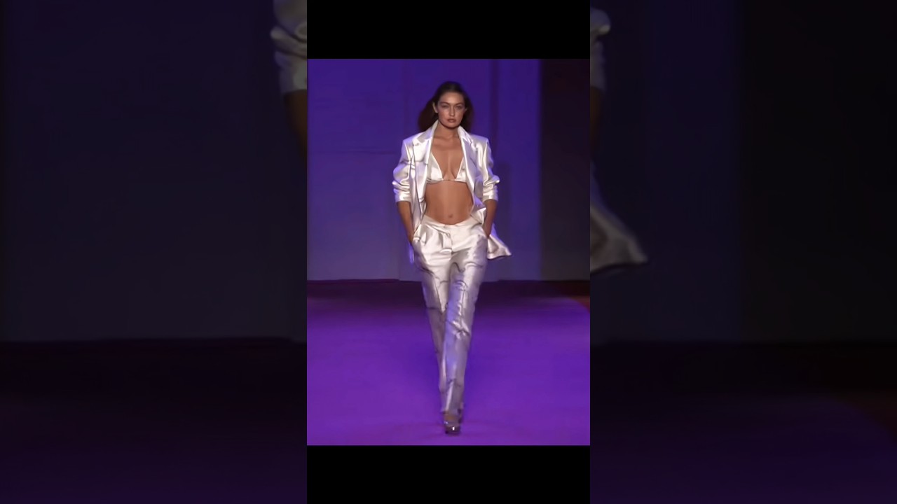 One Walk. Zero Competition.👑 || Gigi Hadid Walk for Brandon Maxwell Fashion Show