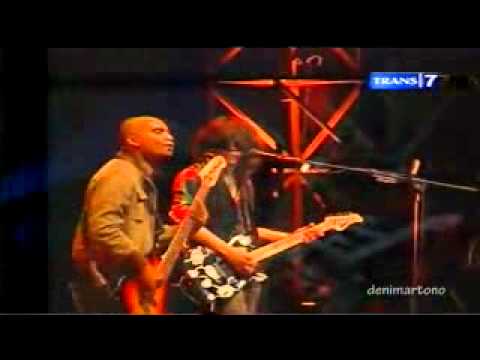 Konser 27th Slank - I Miss U but I Hate U (Slank feat Marshanda).flv