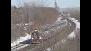 preview picture of video 'AMT #61 at Beaconsfield pedestrian overpass 2014-02-23'