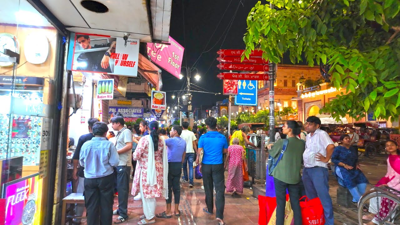 Immersive street-level walking tour through Delhi (Daily Life 22), India, showcasing authentic urban landscapes, local architecture, and the vibrant atmosphere of the city's neighborhoods