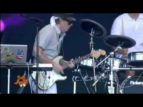 Laura Närhi Mä annan sut pois live