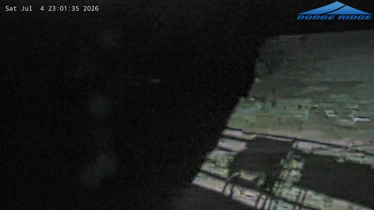 Live webcam view of Dodge Ridge Waystation Deck