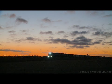 Pacific National PM6 At Sunset - PoathTV Australian Trains & Railways