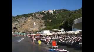 preview picture of video 'La spiaggia a Maiori ( Salerno)'