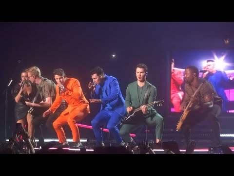 download lagu mp3 mp4 Jonas Brothers Tour 2019 Chicago, download lagu Jonas Brothers Tour 2019 Chicago gratis, unduh video klip Jonas Brothers Tour 2019 Chicago