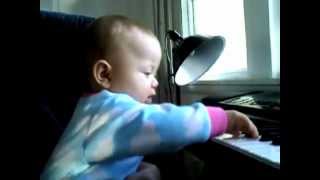 Baby Mozart (amazing cute baby genius)