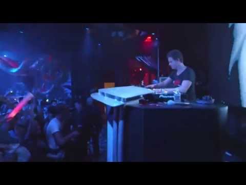 Deniz Koyu vs Calvin Harris - Hertz So Close (FLG Bootleg) | Fedde Le Grand Live @Surrender Vegas