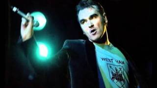 Morrissey - There Is A Light That Never Goes Out (Legendas Pt/Eng)
