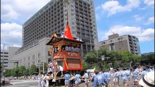 preview picture of video '京都 祇園祭＜山鉾巡行＞八坂神社/Kyoto Gion Matsuri (HD)'