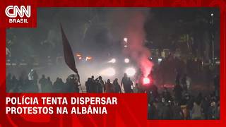 Vídeo: Protestos estudantis na Albânia continuam; polícia tenta conter | CNN 360°