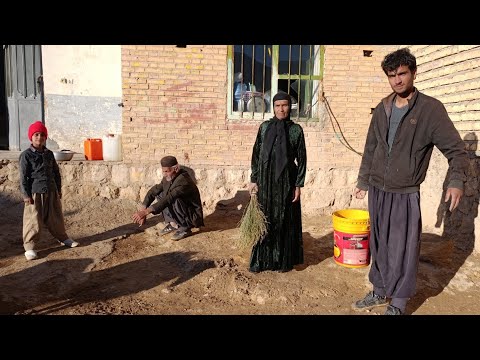 Tayyiba is very upset about not finding her children, and Saeed is trying to find them.