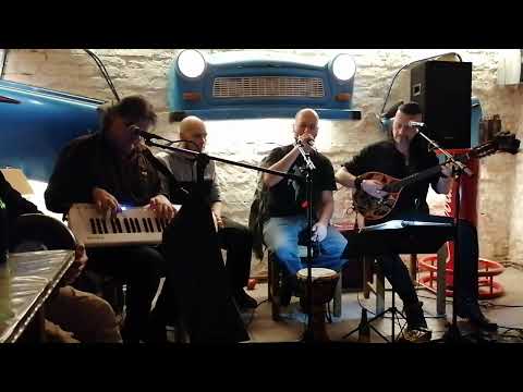 Vazul Vére akusztikus koncert - Szállj (Trabant Presszó)