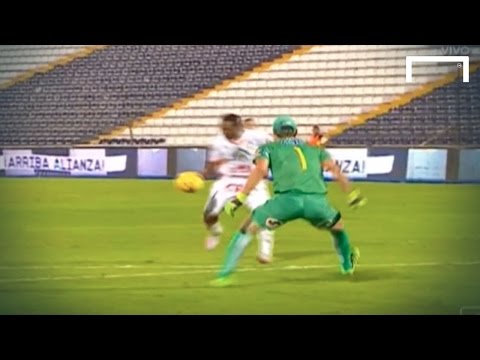 Cheeky Sombrero dribble over the keeper