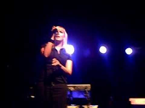 TECNOVIK & FIONA "Condenada"